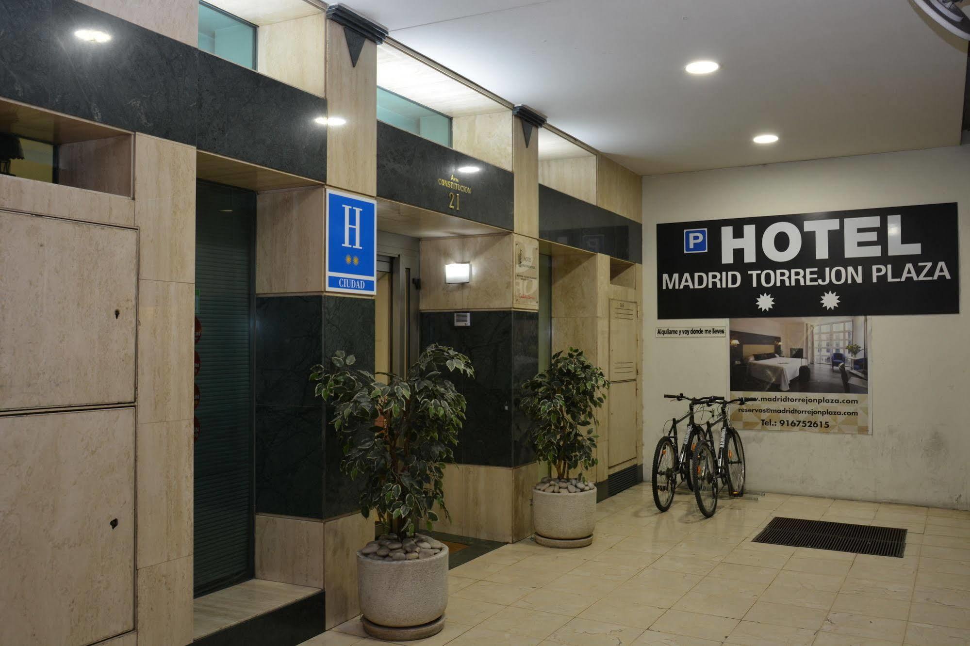 Hotel Madrid Torrejon Plaza Torrejón de Ardoz Buitenkant foto